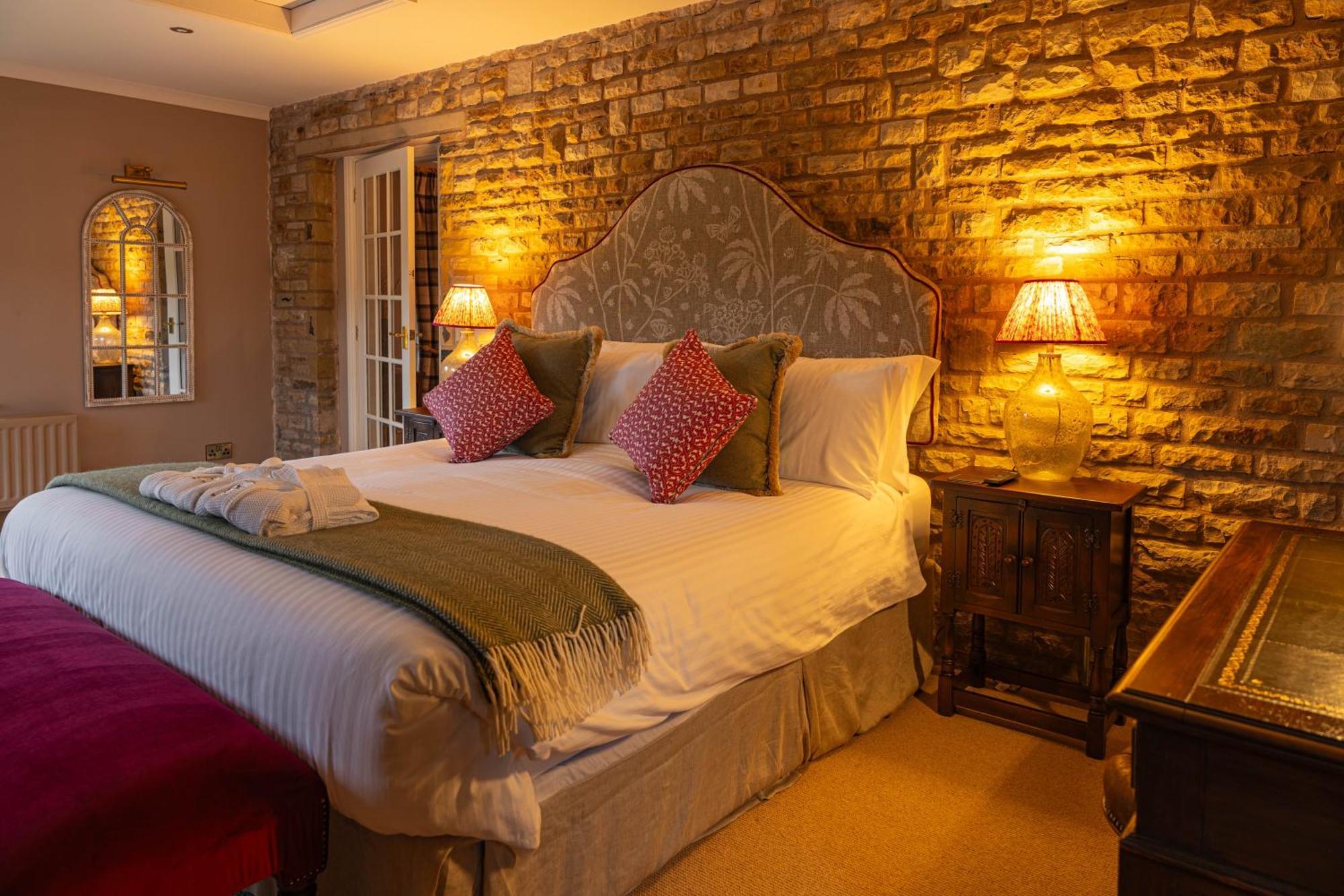 Stone House Hotel Hawes Exterior photo