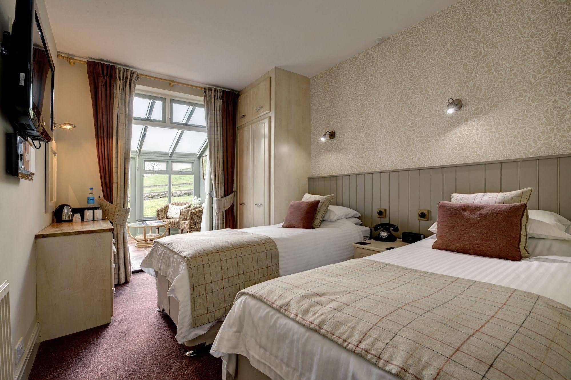 Stone House Hotel Hawes Exterior photo
